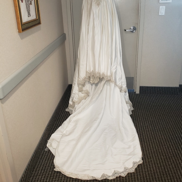 Eve of Milady Wedding gown - Picture 4 of 4